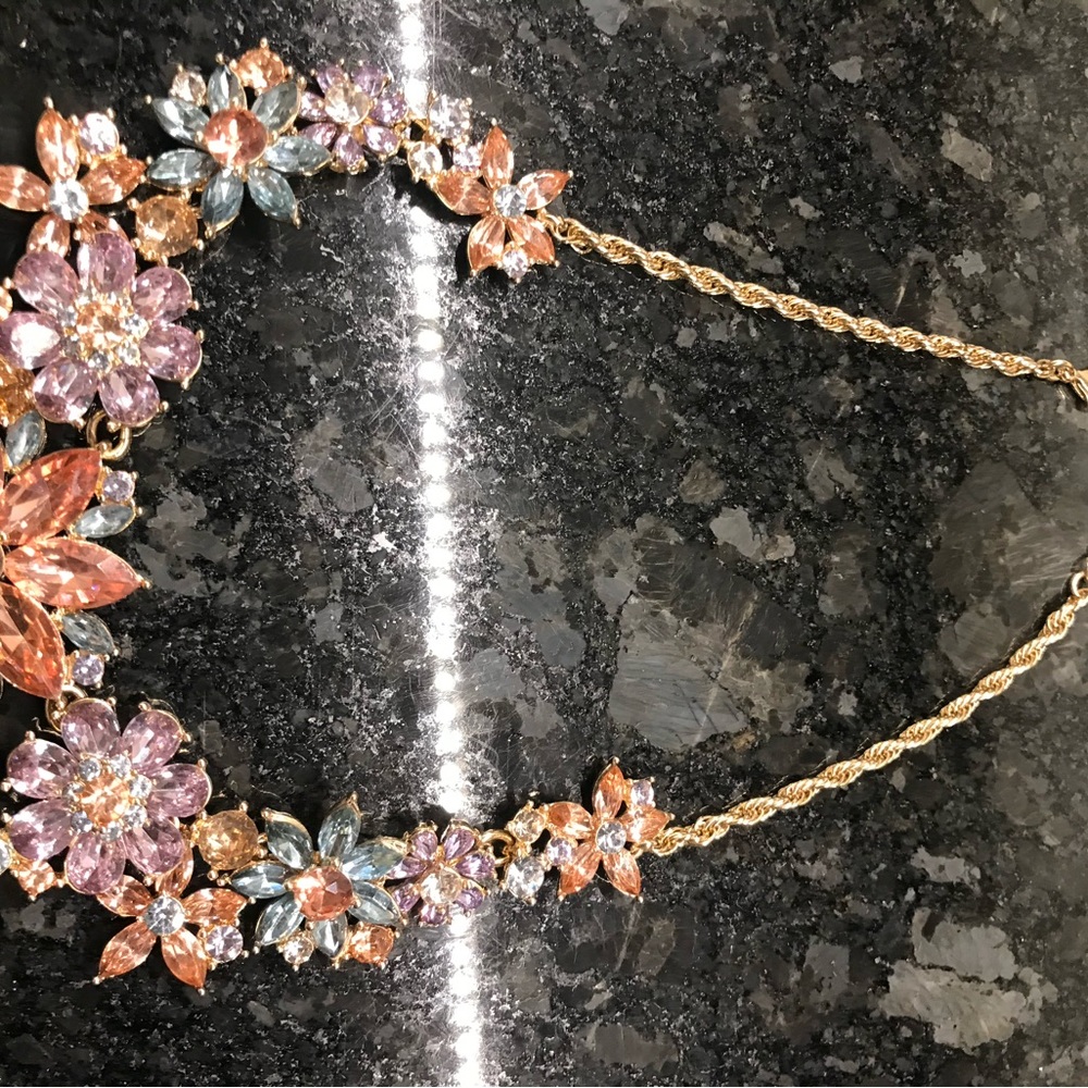 Women statement necklaces fashion jewelry